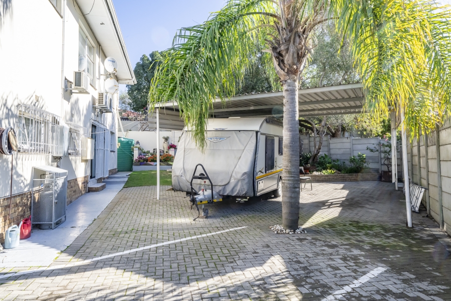 8 Bedroom Property for Sale in Brackenfell South Western Cape